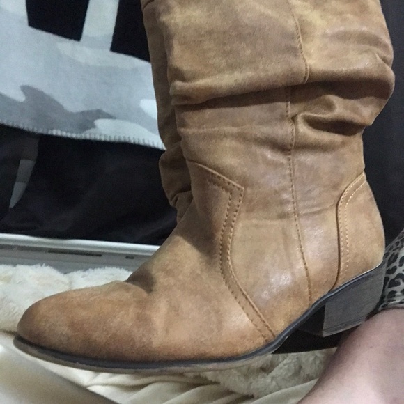 Boots - Picture 2 of 3